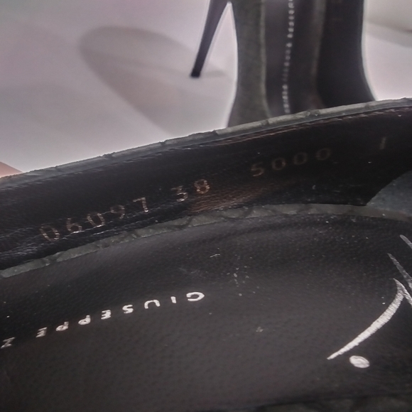 Giuseppe Zanotti Snake Embossed Suede Heels, Black EU 38 - Picture 15 of 15